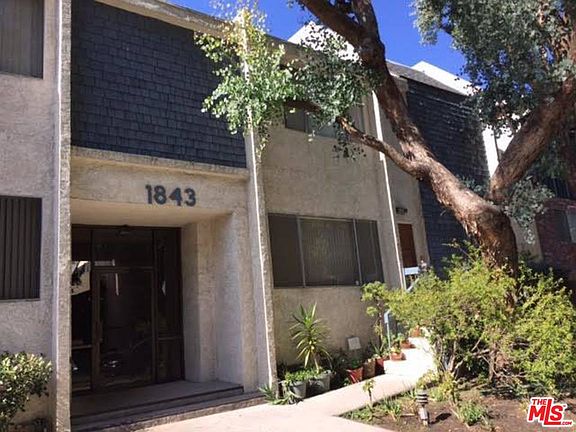 2nd image of 1843 Barry Ave APT 6