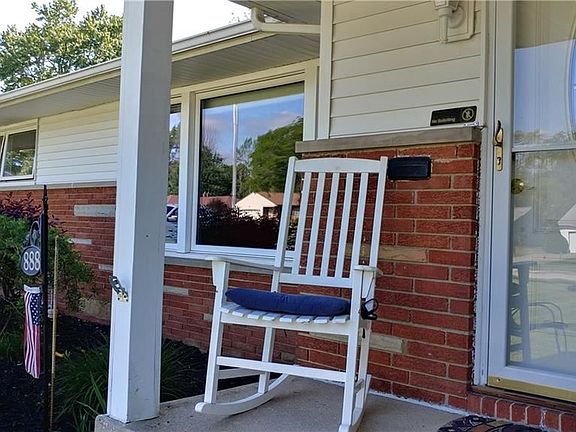 3rd image of 888 Stanwell Dr