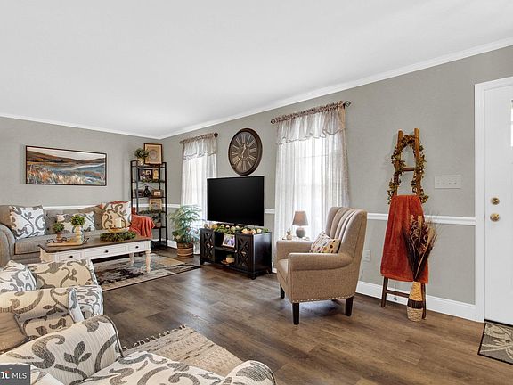 4th image of 280 Pebble Beach Dr