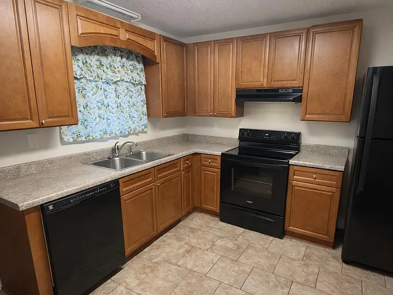 646 Gawin Dr — Photo 7