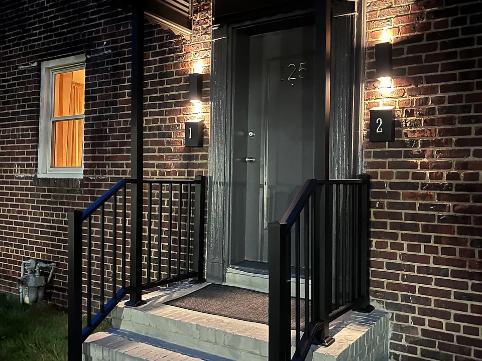 125 Roosevelt Ave