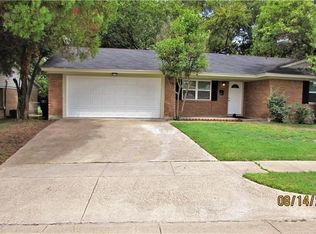 8608 Bangor Dr, Fort Worth, TX 76116