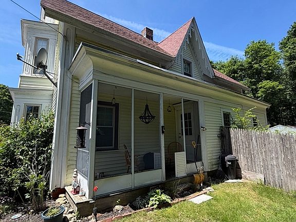 2nd image of 830 Main St