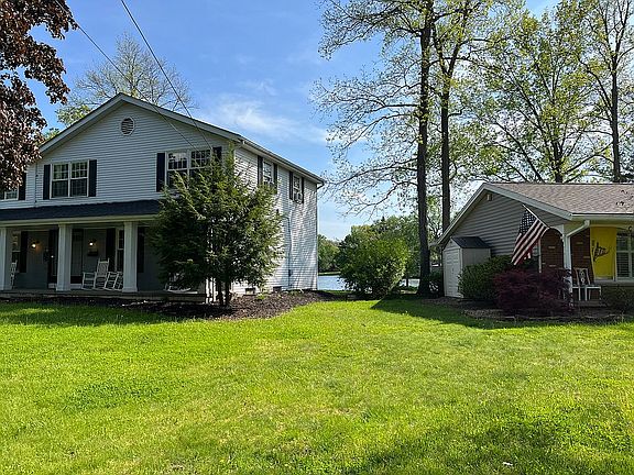 4th image of 971 Shorewood Dr