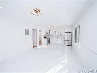 3rd image of 76-33 160th St Floor 1