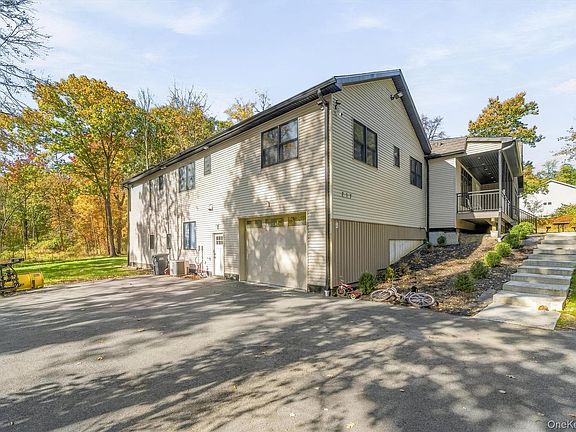 4th image of 217 Maple Avenue