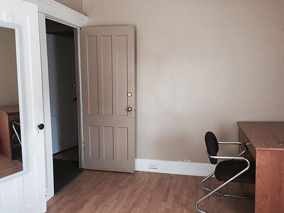 4th image of 12 Pleasant St