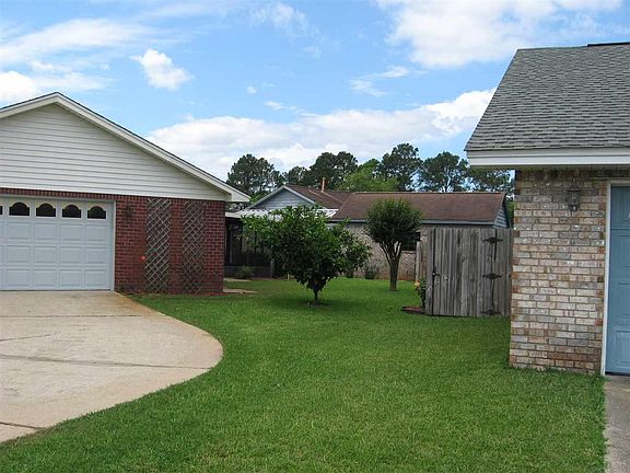 5th image of 809 Christian Dr
