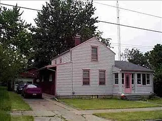 720 W Mill St photo 1