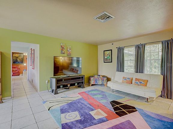 4th image of 1165 Fox Creek Dr