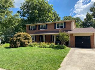 5235 Nottinghill Ln, Fairfax, VA 22032