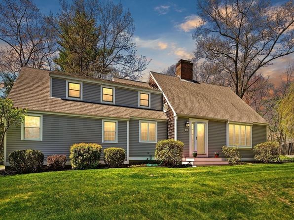 5 Courser Brook Dr, Newbury, MA 01922