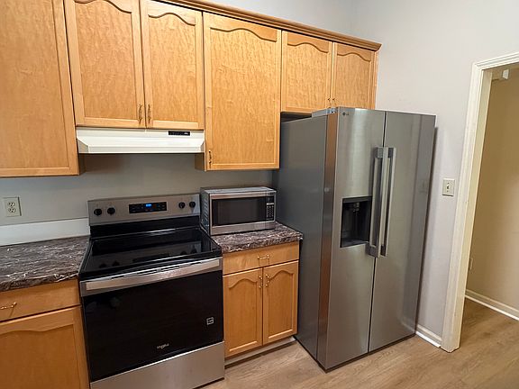 4th image of 7300 Glencoe Ct