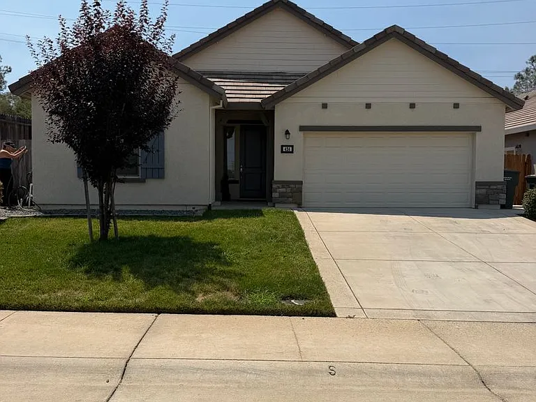 424 Sage Ct — Photo 1