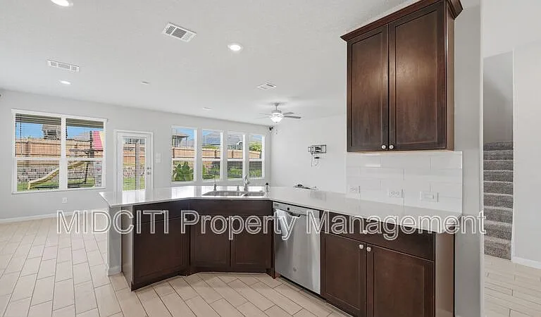 1858 Lauter Ln — Photo 4