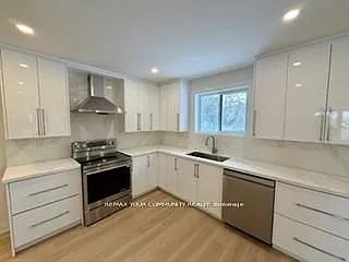 130 Simcoe Rd #MAIN — Photo 9