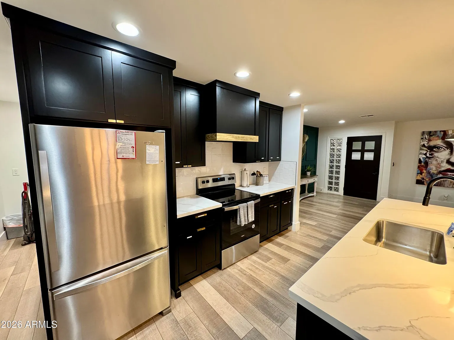 3 bed, 2.0 bath, 1808 sqft, $3,600 — Photo 4