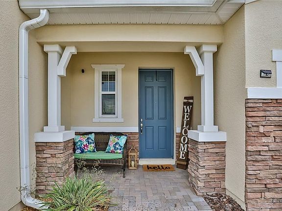 2nd image of 2101 Lake Waters Pl