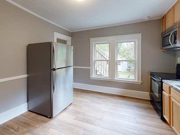 4th image of 34 Saco St #2