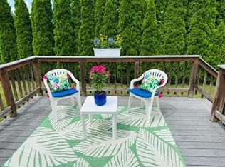 28 Celebration Cir, Chicopee, MA 01020