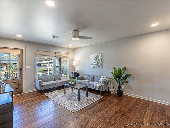 3rd image of 1402 N Dorothy Ave