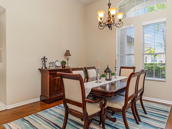 4th image of 2843 Sonoma Way
