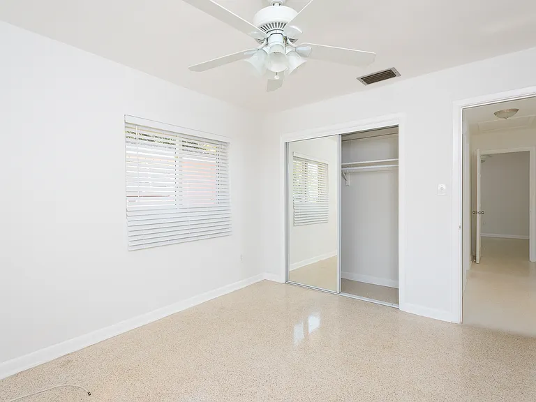 1048 Charles St — Photo 6