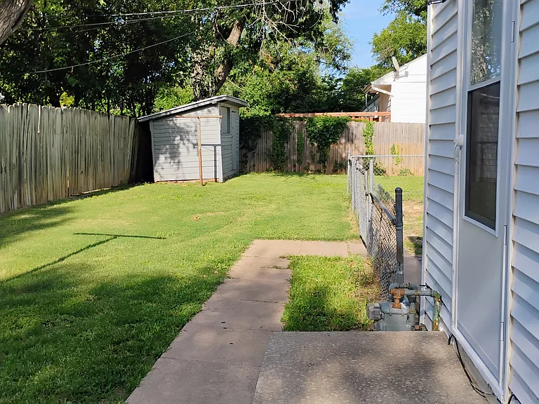 1312 SW Glendale Dr — Photo 9
