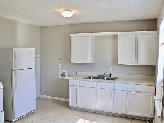 3rd image of 2927 Avenue L APT 1