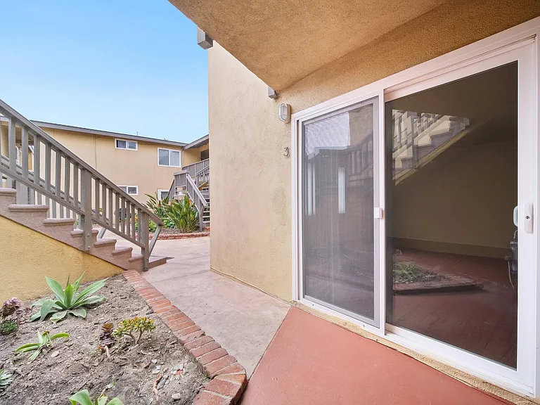 Sand and Sea Apartments — Photo 7