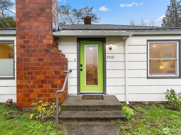 9018 14th Avenue SW, Seattle, WA 98106