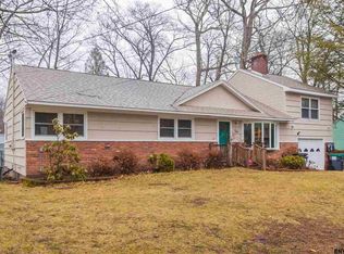 26 Ridgewood Ln, Glenville, NY 12302
