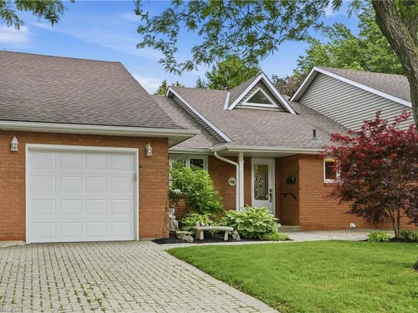 375 Book Rd #7, Grimsby, ON L3M 2M8