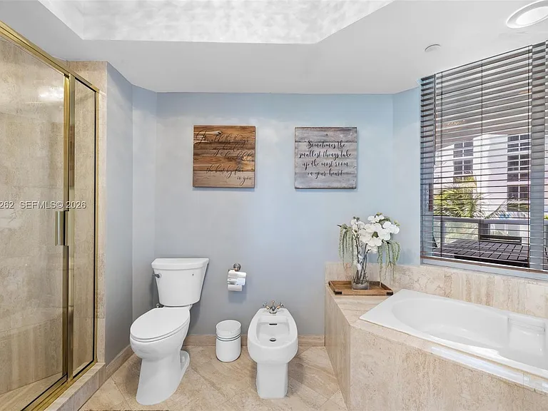 18671 Collins Ave #404 — Photo 38