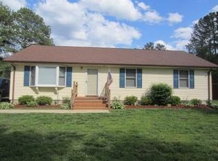 208 Oakwood Ave, Suffolk, VA 23434