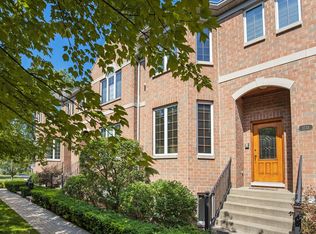 1733 Dewes St, Glenview, IL 60025