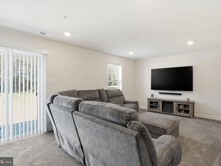 16416 Fife Way — Photo 30