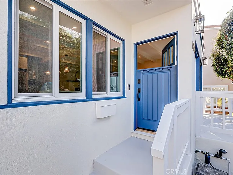 216 Monterey Blvd — Photo 1