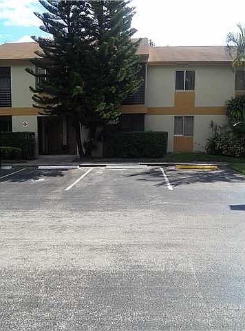 1st image of 104 Gardens Dr APT 201