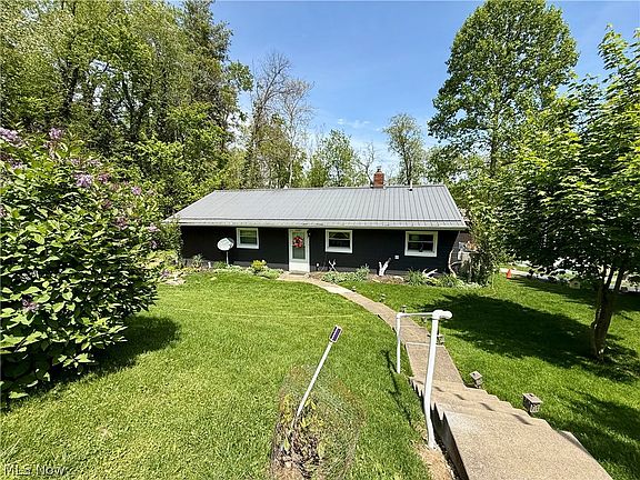 2nd image of 3201 Parkland Dr SW