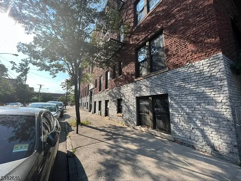 1 Noll Pl #1 — Photo 9
