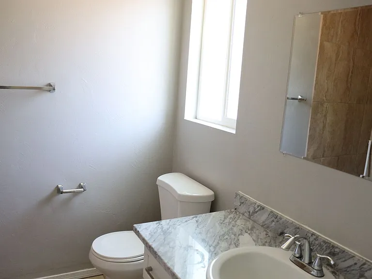 4365 Queens Way — Photo 14