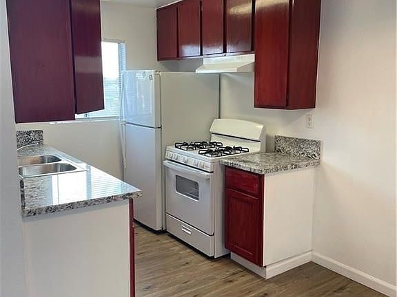 5th image of 1540 Torrance Blvd