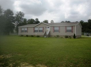 103 Edgewater Ln, Richlands, NC 28574