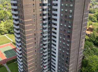 1900 Sheppard Ave E #2203, Toronto, ON M2J4T4