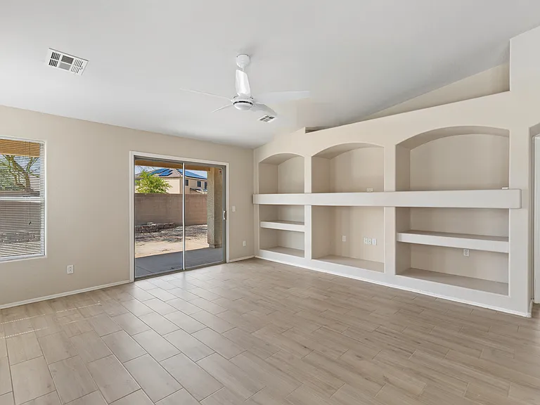 1576 E Gabrilla Dr — Photo 5