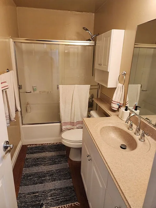 2 bed, 1.0 bath, 850 sqft, $2,300 — Photo 2
