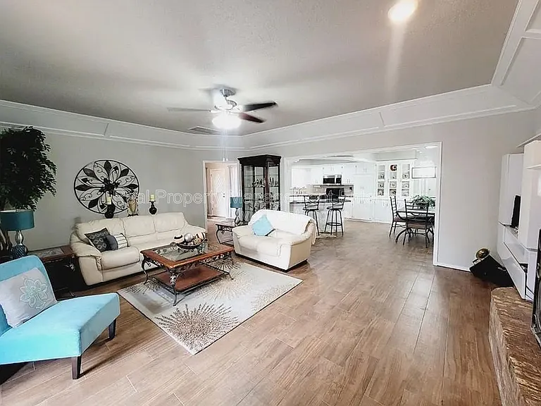 1336 SW 109th Pl — Photo 6
