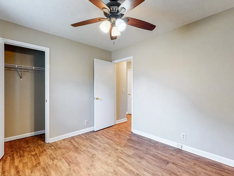 125 Kristen Ct — Photo 11