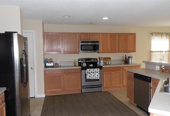 3rd image of 75070 Ravenwood Dr